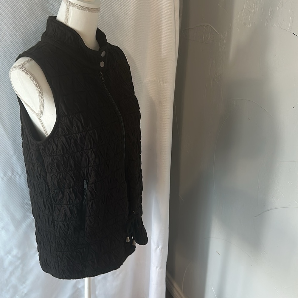 Doe & Rae Dark Quilted Vest - Picture 2 of 7
